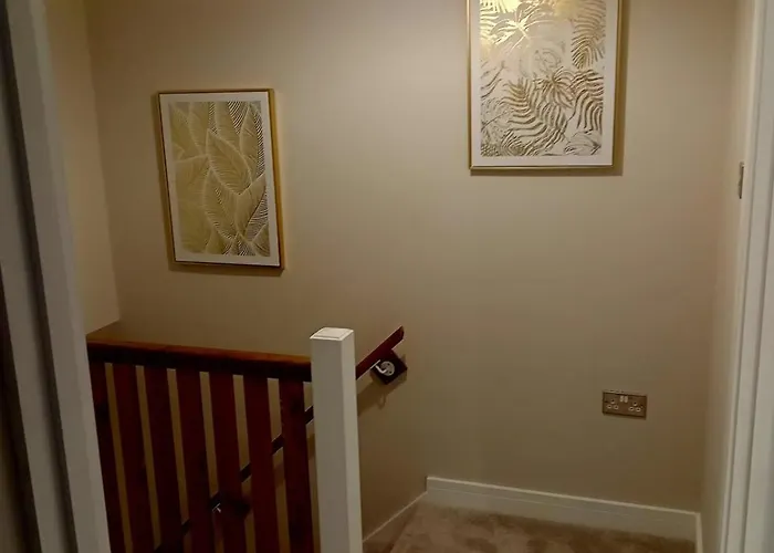 Apartment Martindale Close - 3 Bedrooms - Sleeps 5